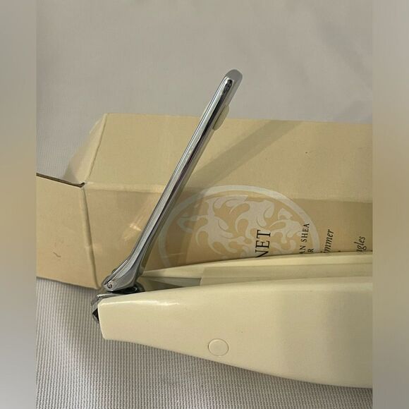 NIB Avon Planet Spa African Shea Butter Nail Trimmer & File Tested - Picture 8 of 8